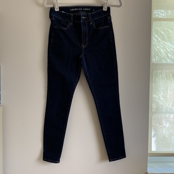 Brand new - no tag- AE size 6 short jeans super stretch - Picture 2 of 6